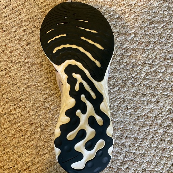 Nike React Infinity Run Flyknit 3 - Picture 3 of 4